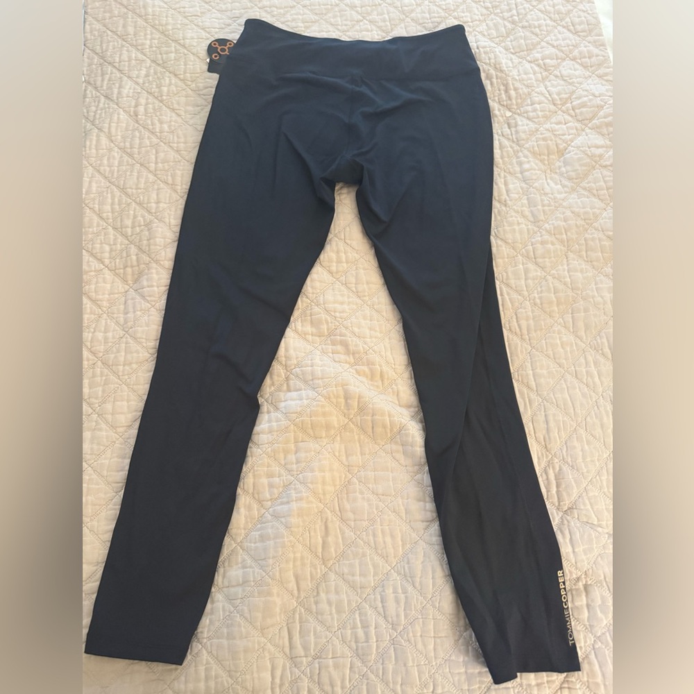 Black Copper Infused Leggings by Tommie Copper Size Medium - Picture 2 of 7